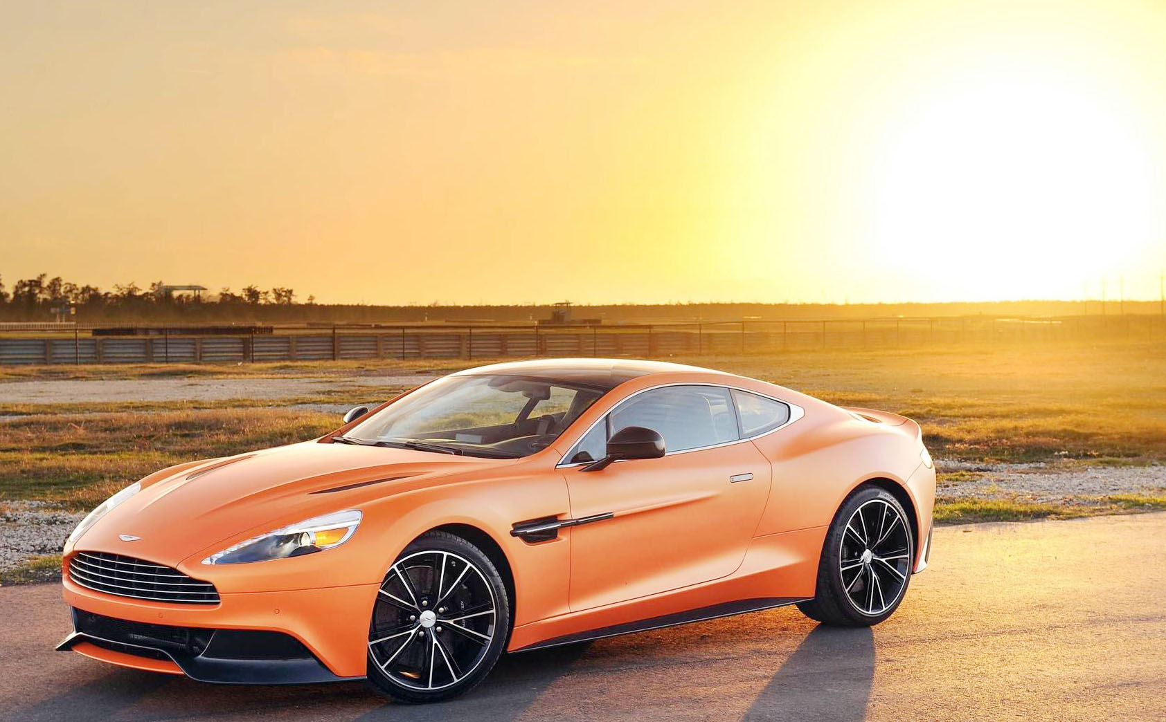 如何選擇汽車防爆膜的顏色 如何選擇汽車防爆膜的顏色